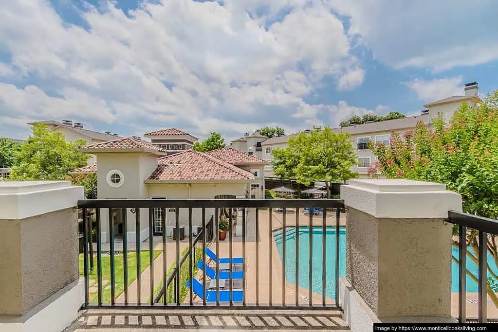 Monticello Oaks Townhomes - Photo 11 of 33